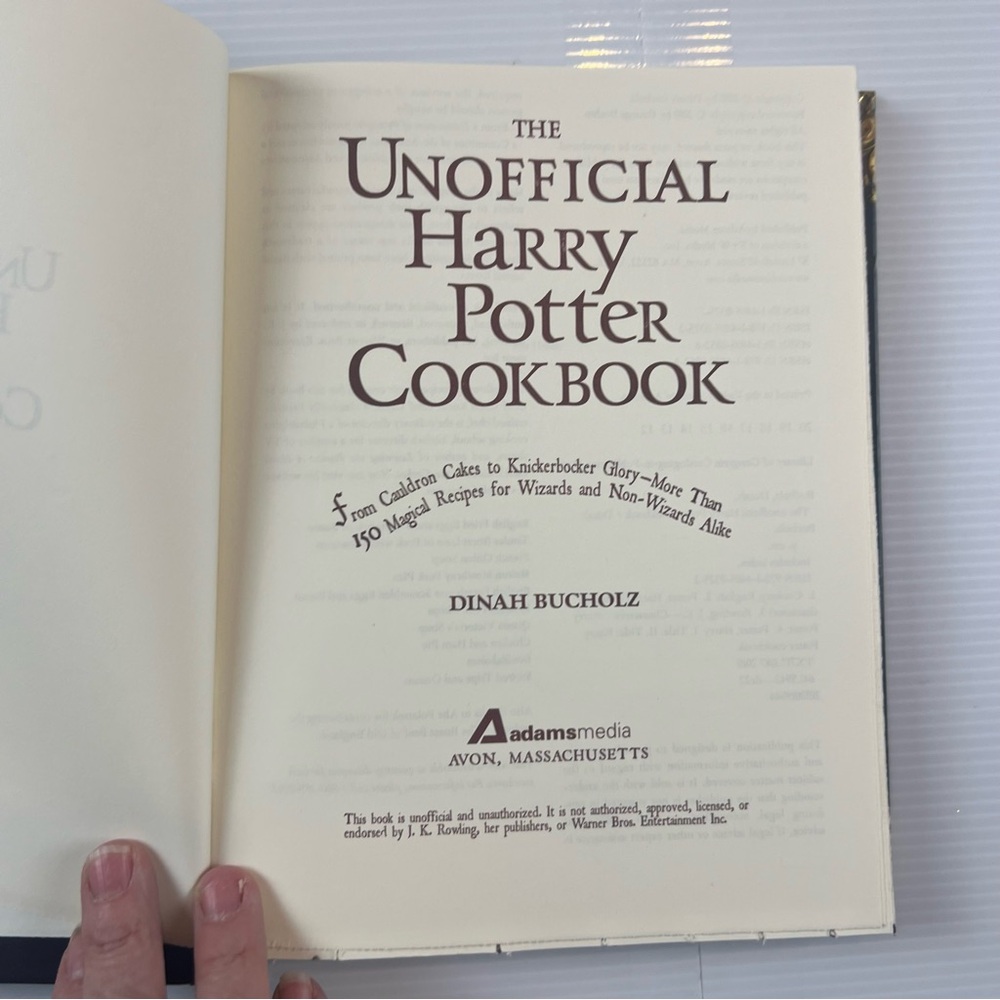 The Unofficial Harry Potter Cookbook: More than 150 Recipes. Not Used. - Picture 3 of 13